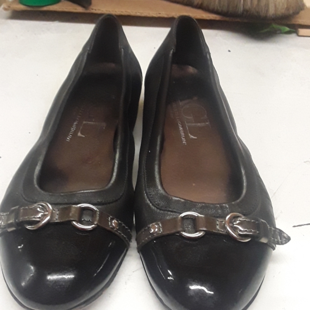 Ladies flats